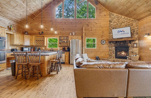 Waynesville Cabin | Daze Off | Luxe Log Cabin w/Hot Tub, Views, Games + Biltmore Pass