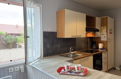 Le Theil Cottage | De Fontariol Cottage with pool and Wi-Fi in Le Theil for 6 guests