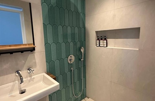 Malabar Hotel | De Halimun Guest House