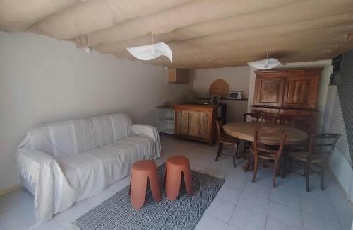 Roches Grises Apartment | De l'étang de BAGES au massif de la Clape