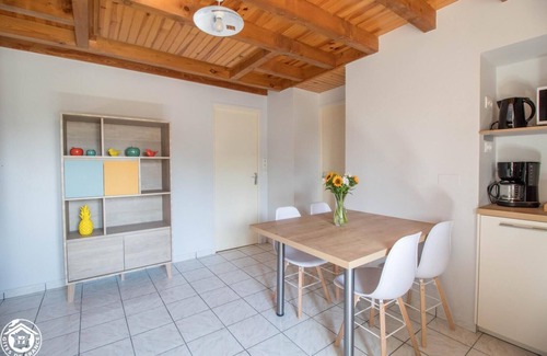 Saint-Sauves-d'Auvergne House | de L'ancienne Ecole - ST Sauves D Auvergne