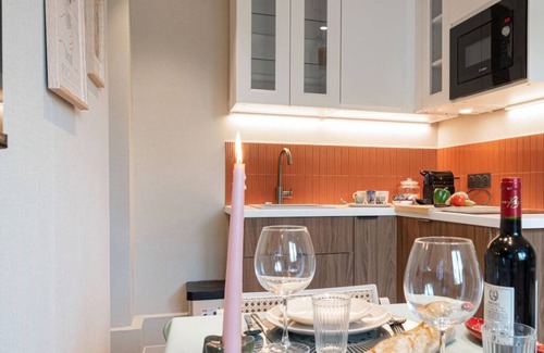 Necker Apartment | De Montescal - A/C & Hot Tub Studio