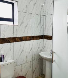 Tonga Bed & Breakfast | De Mose Family Lodge