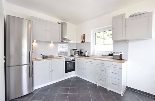 Dannau House | Family-Friendly Vacation House