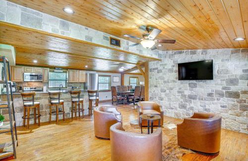 Pottsboro House | Deck and Fire Pit Unique Pottsboro Haven