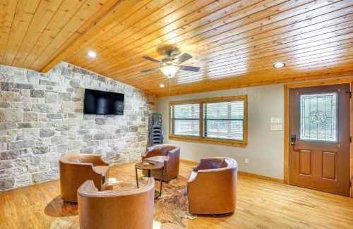 Pottsboro House | Deck and Fire Pit Unique Pottsboro Haven