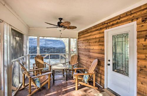 Westminster House | Deck, Grill and Yard Pet-Friendly Van Alstyne Gem!