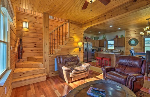 Laurel Springs Cabin | Decks & Panoramic Views: Rustic Sparta Cabin