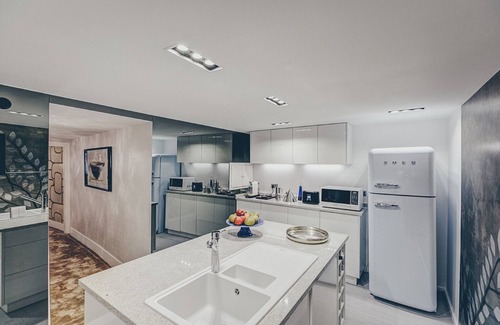 Misericordia Apartment | Deco Gem in Bica - Two Bedroom Apartment, Sleeps 4