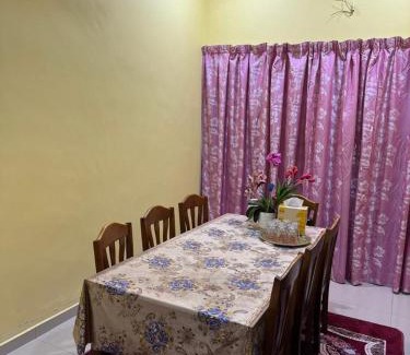 Sri Gading House | Deena Homestay Seri Gading BP