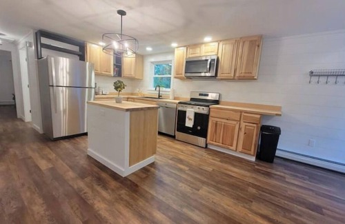 Ellsworth House | Deer Ridge A/C, Firepit, Pool Table, Acadia