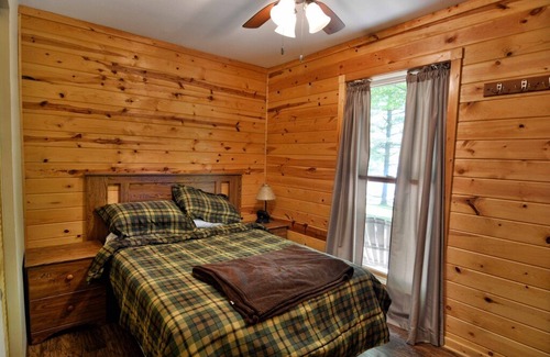 Iron River House | Deer Trail Resort Lakeside 7