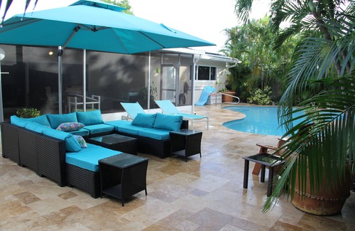 Deerfield Beach House | Deerfield Beach House and Poolnhttps:/my.matterport.com/show/?m=6txjncxb5Lo