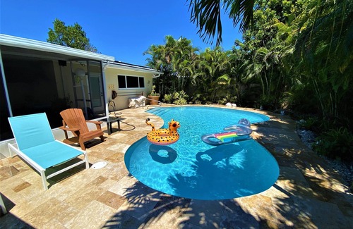 Deerfield Beach House | Deerfield Beach House and Poolnhttps:/my.matterport.com/show/?m=6txjncxb5Lo