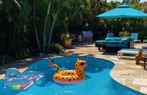 Deerfield Beach House | Deerfield Beach House and Poolnhttps:/my.matterport.com/show/?m=6txjncxb5Lo