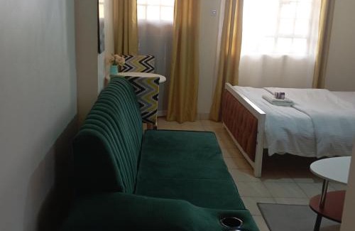 Western Province Bed & Breakfast | Dees suites