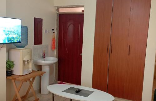 Western Province Bed & Breakfast | Dees suites