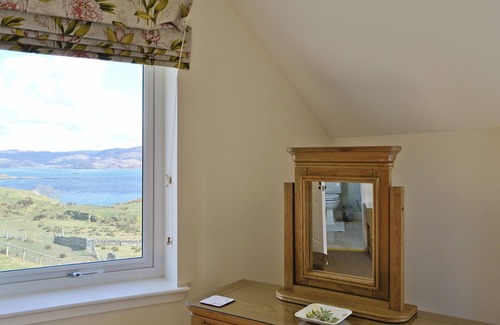 Slate Islands Cottage | Degnish Farmhouse - SWWU