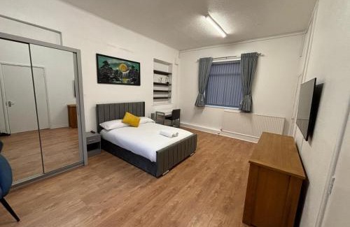 Warrington Apartment | Del Apartments
