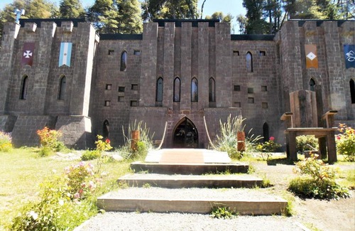 Angostura Hotel | Del Caballero Castillo Hotel