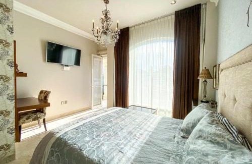 Leon Apartment | Del Moral Apartments