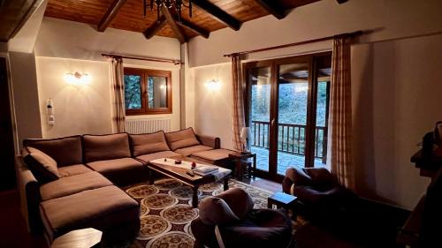 Distomo-Arachova-Antikyra Ski Chalet | Del Mountain Chalet Arachova