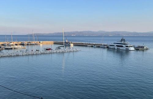 Platania Apartment | Delfinia Studios