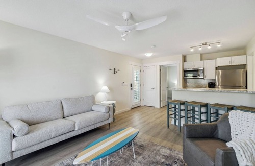 Atlantic Beach Hotel | Delight in Ocean Views from Quaint Room in Beautiful Neptune Beach with Pool