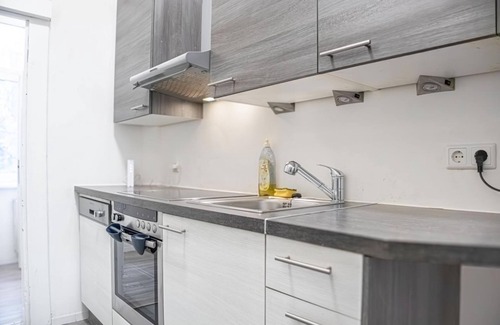 Neulerchenfeld Apartment | Delightful 2BR Apt.-Near Wiener Stadthalle