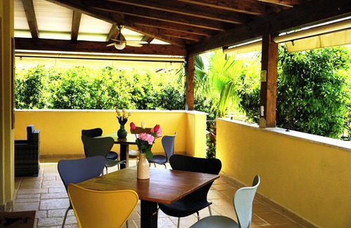 Palermo Villa | Delightful and refined villa nestled in a green oasis in the city