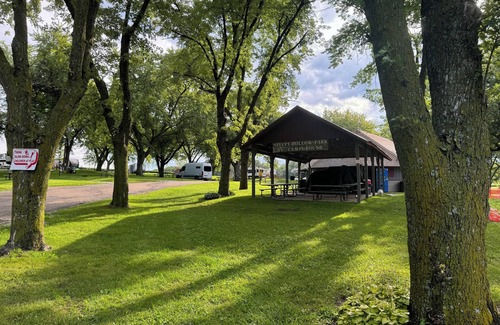 Oakdale Hotel | Delightful Camping XP w/Water Trampoline, Fishing Derbies, and Group Fire Pit