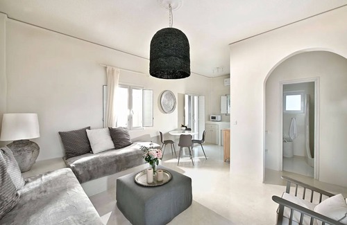 Exo Gonia Villa | Delightful Santorini Villas | 4 Bedrooms | Villa Killua | Spacious Terraces.