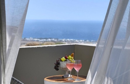 Exo Gonia Villa | Delightful Santorini Villas | 4 Bedrooms | Villa Killua | Spacious Terraces.