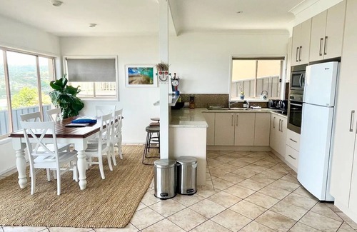 Kiama House | Delightful Waterfront Home