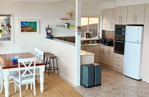Kiama House | Delightful Waterfront Home