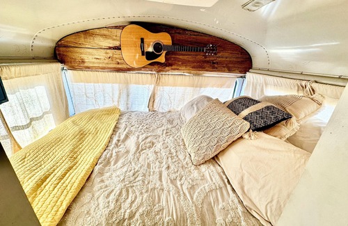 Vidalia Cabin | Delta Dawn The Skoolie, a unique getaway within minutes of all local attractions