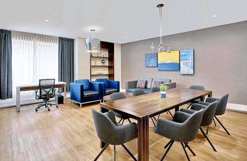 Downtown Edmonton Hotel | Delta Hotels by Marriott Edmonton Centre Suites