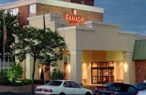East Paris Hotel | Delta Hotels by Marriott Grand Rapids Airport