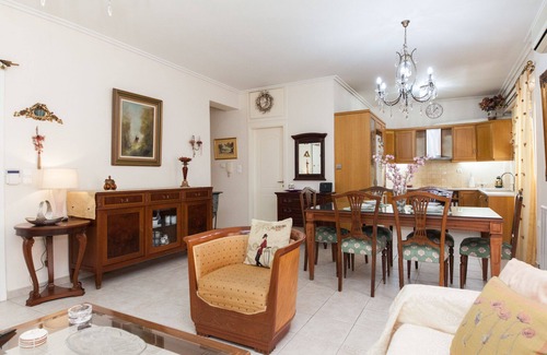 Petroupoli Apartment | Deluxe 2 Bedroom apt in Petroupoli