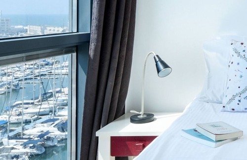 Herzliya Pituach Apartment | Deluxe 3 Bedroom Marina Apartment in Herzylia