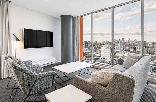 Kensington Apartment | Deluxe 3 Bedroom Suite Defries Avenue, Zetland, New South Wales