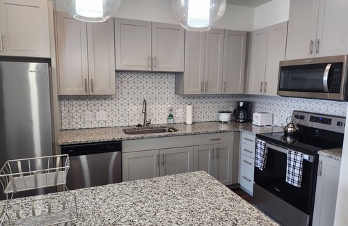 Weston Apartment | Deluxe and Gorgeous1 bed/bath APT in the heart of Frisco. Fast WIFI/Nice Pool.