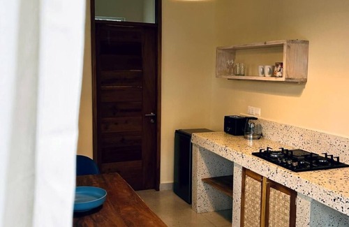 Jambiani Apartment | Deluxe apartment for 2 people with AC, openplan kitchen and AC Villa Bahati