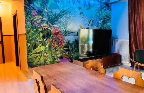 Koukaki Apartment | Deluxe apartment near Acropolis with Jacuzzi, next to metro