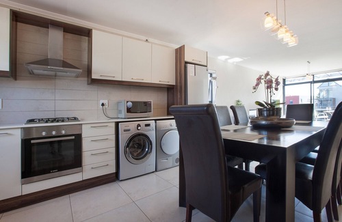 Century City Apartment | Deluxe Apartment with Free Wifi, Parking & 24hr Security