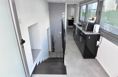 Haifa Apartment | Deluxe Basement Apartment Bahai's Garden