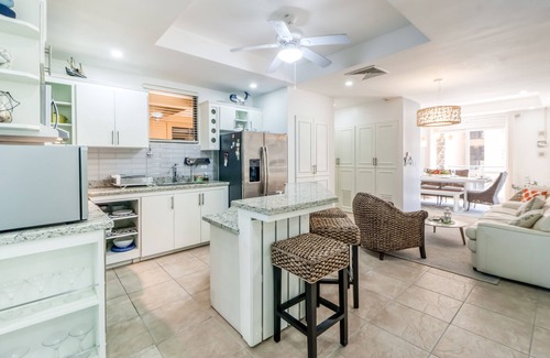 Barrio Los Villalobos Apartment | Deluxe, Beachfront Apartment w/Shared Pools, Free WiFi, & Central A/C