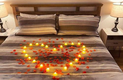 Fruitdale Apartment | Deluxe Cabin 1 - Rogue River Resort