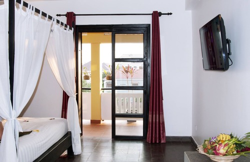 Siem Reap Hotel | Deluxe Double or Twin with Private Balcony - Free Airport Pick Up