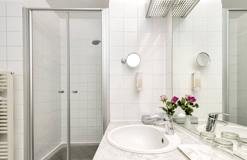 Sindelfingen Apartment | Deluxe double room for a maximum of 2 people